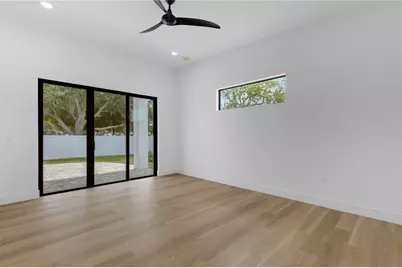 2079 Hibiscus Street, Sarasota, FL 34239 - Photo 17