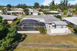 3363 Sheffield Cir, Sarasota, FL 34239 - Photo 27