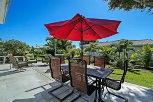 3904 Chinaberry Rd, Bradenton, FL 34208 - Photo 37