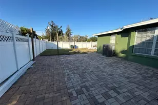 2920 McIntosh Rd, Sarasota, FL 34232 - Photo 11