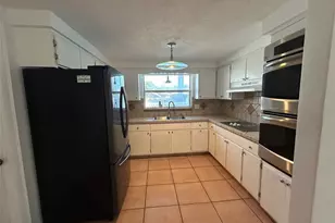 2920 McIntosh Rd, Sarasota, FL 34232 - Photo 5