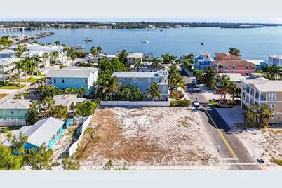 403 Gulf Drive S, Bradenton Beach, FL 34217 - Photo 5