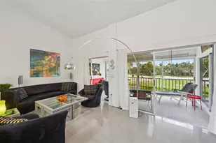 5588 Golf Pointe Dr, Sarasota, FL 34243 - Photo 5