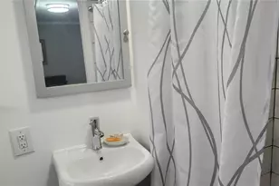 1707 28th Ave Dr W, Bradenton, FL 34205 - Photo 11