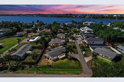 1686 Chapline Lane, Sarasota, FL 34231 - Photo 29