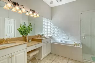 2162 Wasatch Dr, Sarasota, FL 34235 - Photo 15