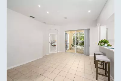 6421 Blue Grosbeak Circle, Lakewood Ranch, FL 34202 - Photo 13