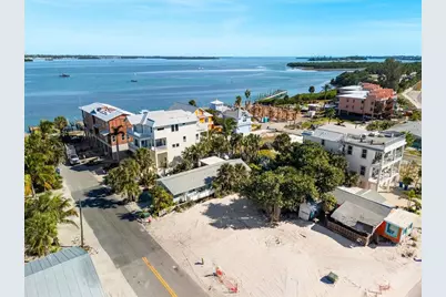 103 12th Street S, Bradenton Beach, FL 34217 - Photo 7