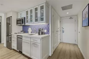 240 Sands Point Rd, Longboat Key, FL 34228 - Photo 9