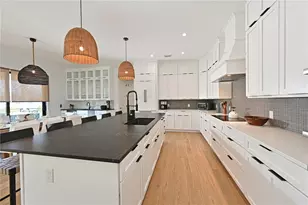 305 55th St, Holmes Beach, FL 34217 - Photo 15