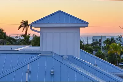 305 55th Street, Holmes Beach, FL 34217 - Photo 57