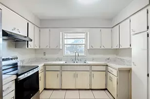 6010 Nutmeg Ave, Sarasota, FL 34231 - Photo 15