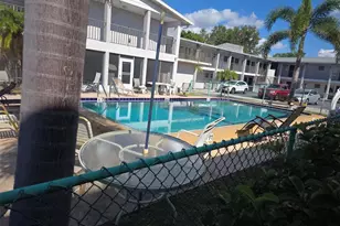 3101 Bee Ridge Rd, Sarasota, FL 34239 - Photo 7