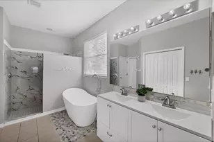 1722 Old Summerwood Blvd, Sarasota, FL 34232 - Photo 15