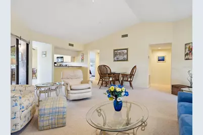 5228 Landings Boulevard #202, Sarasota, FL 34231 - Photo 9