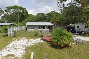 1013 Cronley Pl, Sarasota, FL 34237 - Photo 1