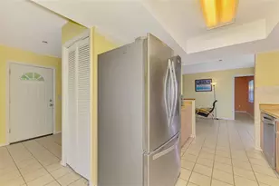 2834 New England St, Sarasota, FL 34231 - Photo 19