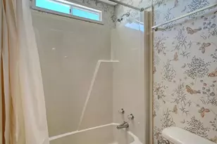 116 Southwinds Dr, Sarasota, FL 34231 - Photo 29