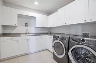 6100 Midnight Pass Rd, Sarasota, FL 34242 - Photo 31