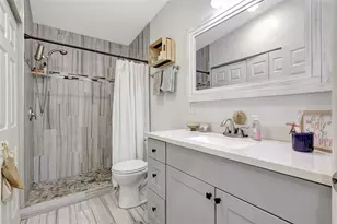 2425 21st St, Sarasota, FL 34234 - Photo 3