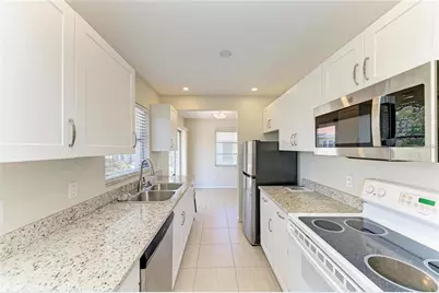 2121 Pueblo Circle #V6, Sarasota, FL 34231 - Photo 7