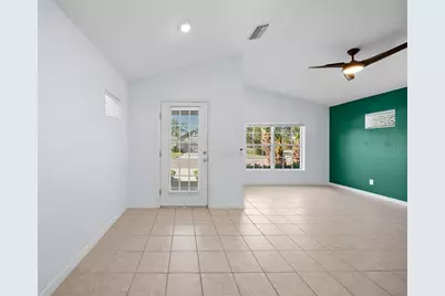 6511 Pine Breeze Run, Sarasota, FL 34243 - Photo 11