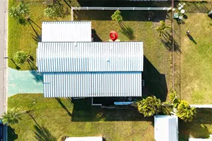 209 50th Avenue Plaza E, Bradenton, FL 34203 - Photo 3