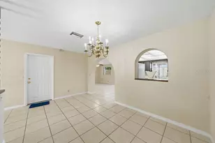 2105 W Barclay Rd, Tampa, FL 33612 - Photo 11