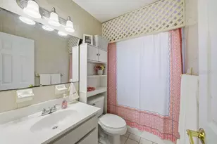 2105 W Barclay Rd, Tampa, FL 33612 - Photo 55