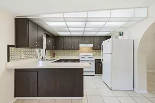 2105 W Barclay Rd, Tampa, FL 33612 - Photo 19