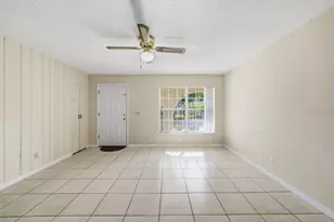 2105 W Barclay Rd, Tampa, FL 33612 - Photo 9