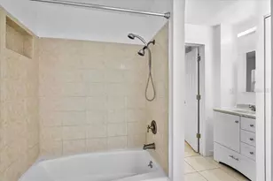 7147 Lago St, Sarasota, FL 34241 - Photo 11