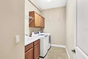 8275 Varenna Dr, Sarasota, FL 34231 - Photo 27