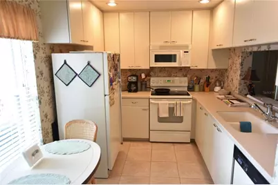 3150 Ringwood Meadow #54, Sarasota, FL 34235 - Photo 7