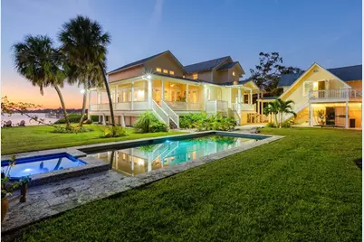 2211 6th Street W, Palmetto, FL 34221 - Photo 3