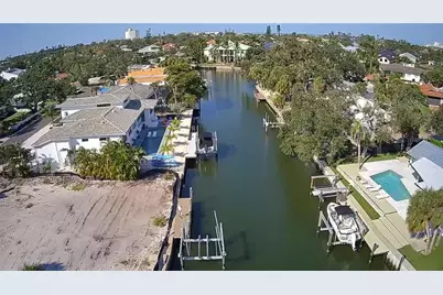 579 Commonwealth Lane, Sarasota, FL 34242 - Photo 13