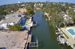 579 Commonwealth Ln, Sarasota, FL 34242 - Photo 13