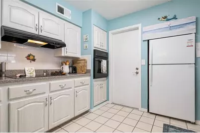 2425 Constitution Boulevard, Sarasota, FL 34231 - Photo 29