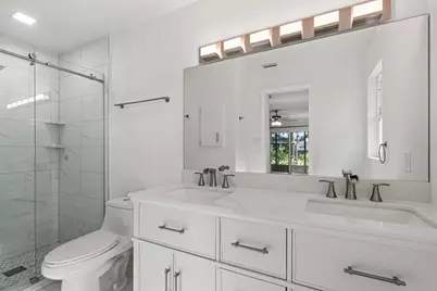 4428 Meadow Creek Circle, Sarasota, FL 34233 - Photo 19