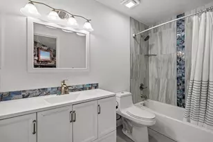 4428 Meadow Creek Cir, Sarasota, FL 34233 - Photo 23