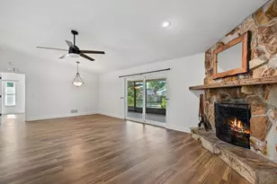 4428 Meadow Creek Cir, Sarasota, FL 34233 - Photo 9