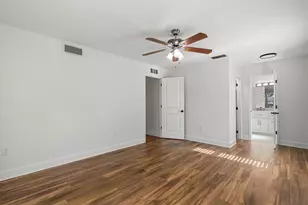 4428 Meadow Creek Cir, Sarasota, FL 34233 - Photo 17