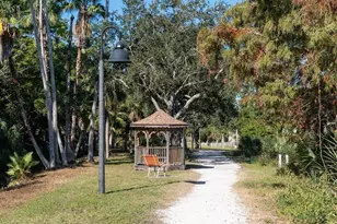 5947 Bayview Cir S, Gulfport, FL 33707 - Photo 81