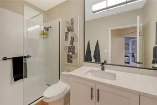 5440 Eagles Point Cir, Sarasota, FL 34231 - Photo 33