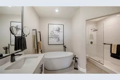 5440 Eagles Point Circle #104, Sarasota, FL 34231 - Photo 25