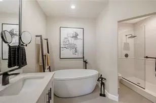 5440 Eagles Point Cir, Sarasota, FL 34231 - Photo 25