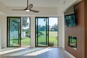 2221 Meadowlake Ct, Sarasota, FL 34235 - Photo 3