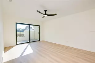 2221 Meadowlake Ct, Sarasota, FL 34235 - Photo 13