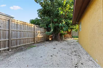 4301 S Lockwood Ridge Road, Sarasota, FL 34231 - Photo 45