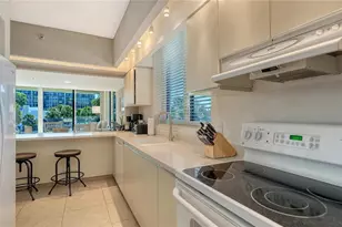 1125 Gulf of Mexico Dr, Longboat Key, FL 34228 - Photo 5